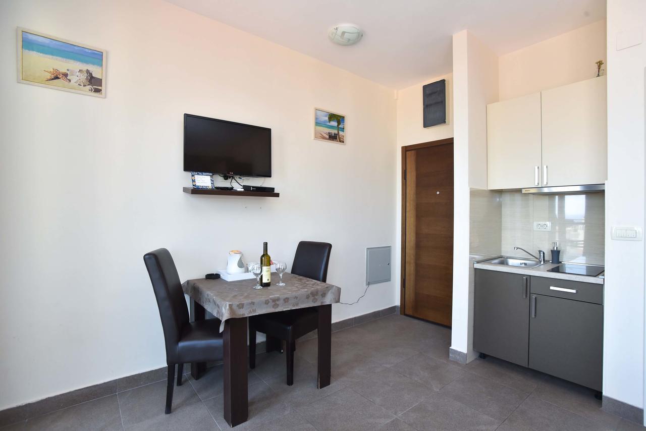Apartments Jelusic บุดวา ภายนอก รูปภาพ