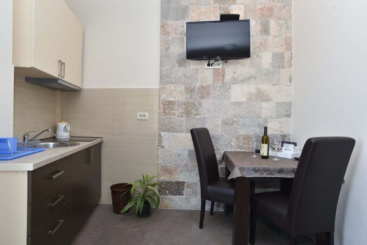 Apartments Jelusic บุดวา ภายนอก รูปภาพ