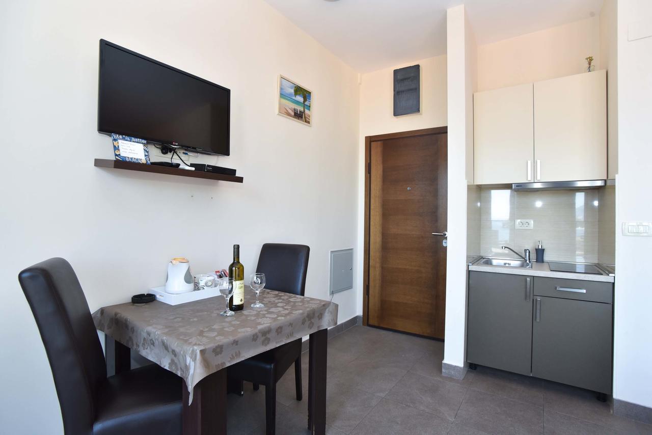 Apartments Jelusic บุดวา ภายนอก รูปภาพ
