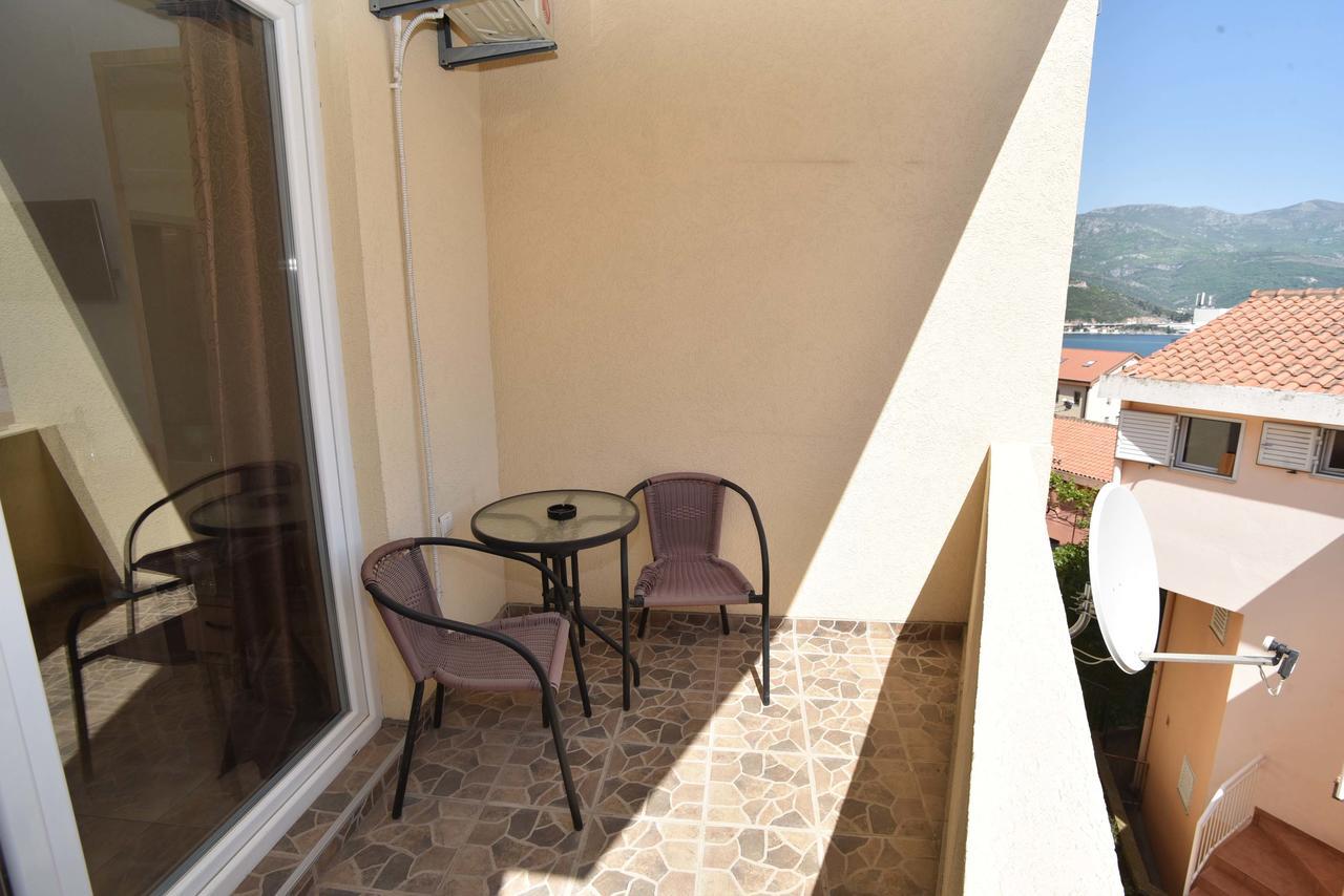 Apartments Jelusic บุดวา ภายนอก รูปภาพ